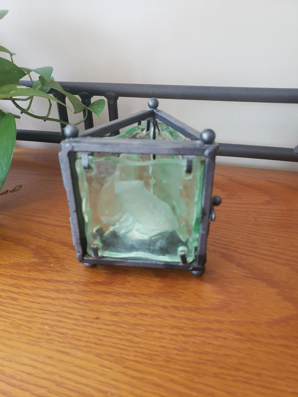 Green Frog Glass Tealight Candle Holder with Iron Frame